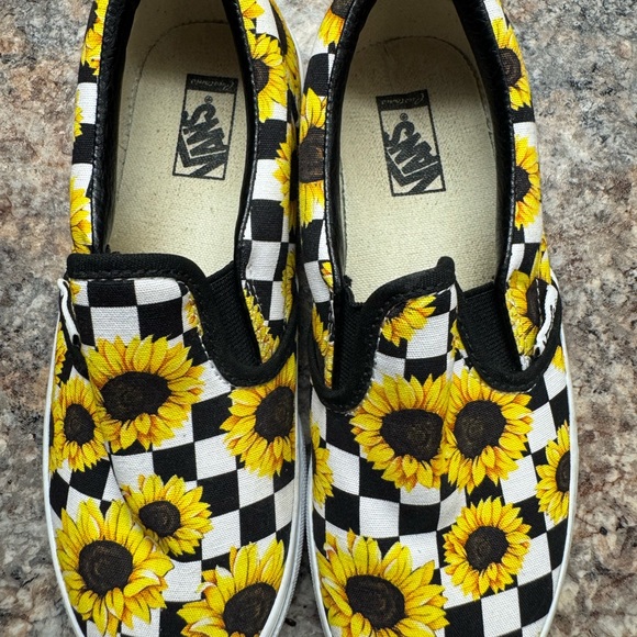 Vans Asher Custom Sunflowers Checkerboard Youth Size 3 Black White Slip On Shoe - Picture 3 of 10